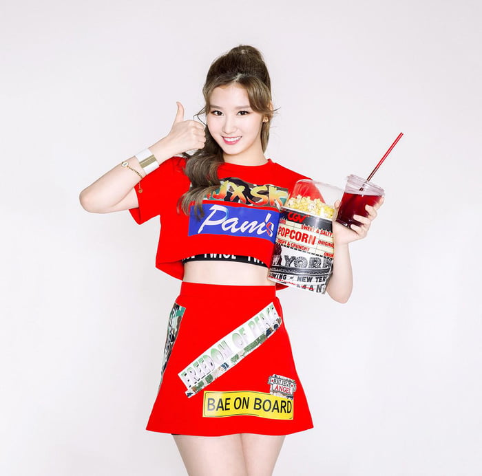 Photo : Sana - The Story Begins