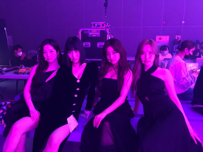 Photo : Dahyun, Momo, Jihyo & Mina