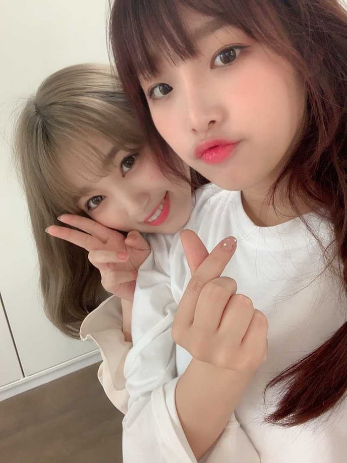 Photo : Nako and Yena