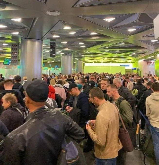 More than 80% of passengers who boarded at Moscow's Vnukovo airport today are men of military age. Airlines can only deny boarding to men who have already been drafted into the army.