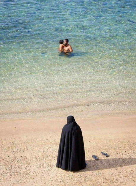 Batman spotted on a beach with family - 9GAG