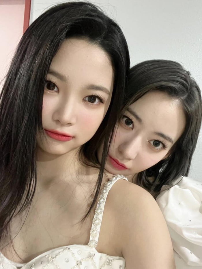 Photo : 220509 IM_LESSERFIM Twitter Update | Miyawaki Sakura And Hong Eunchae
