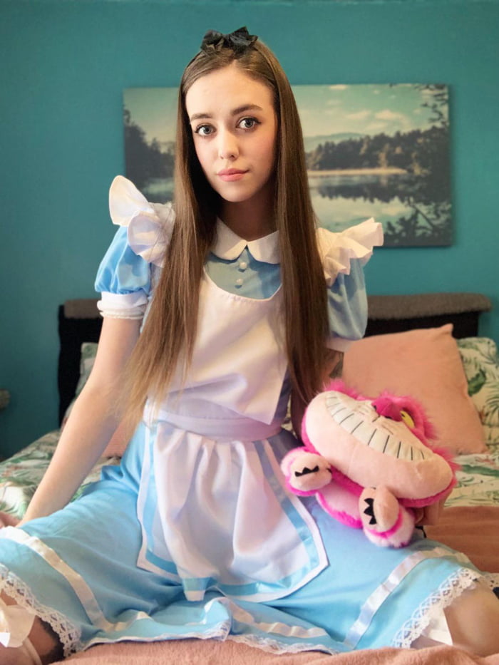 Alice in wonderland by highlandbunny - 9GAG