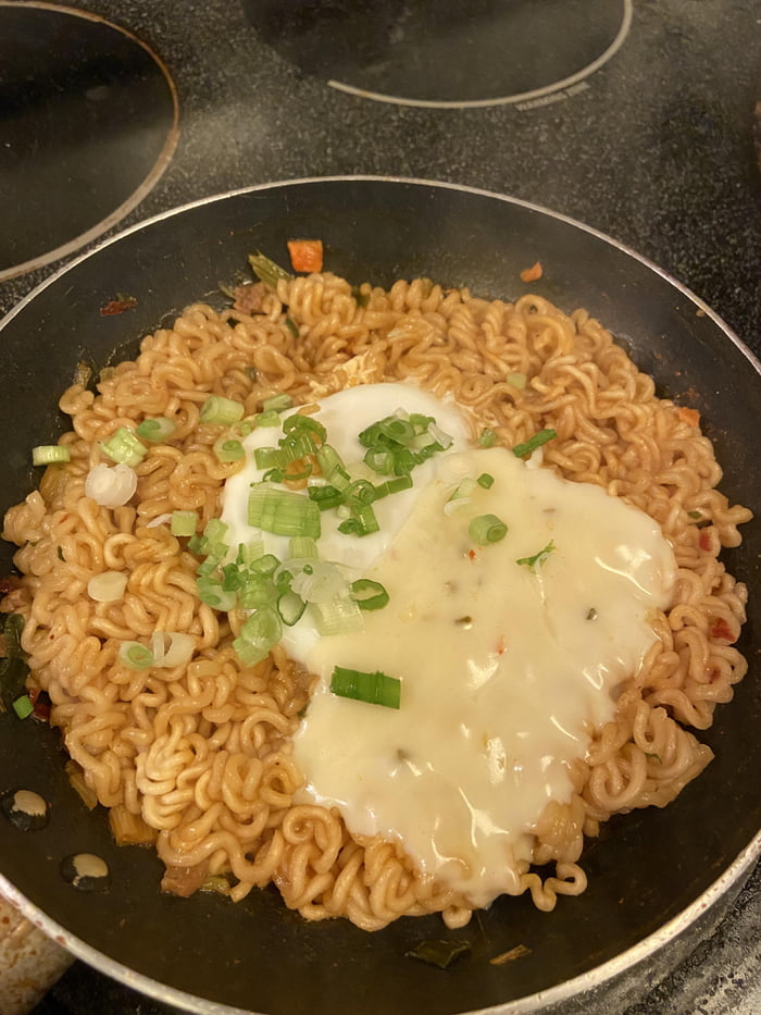 Pan fried ramen with and egg and pepper jack cheese 9GAG