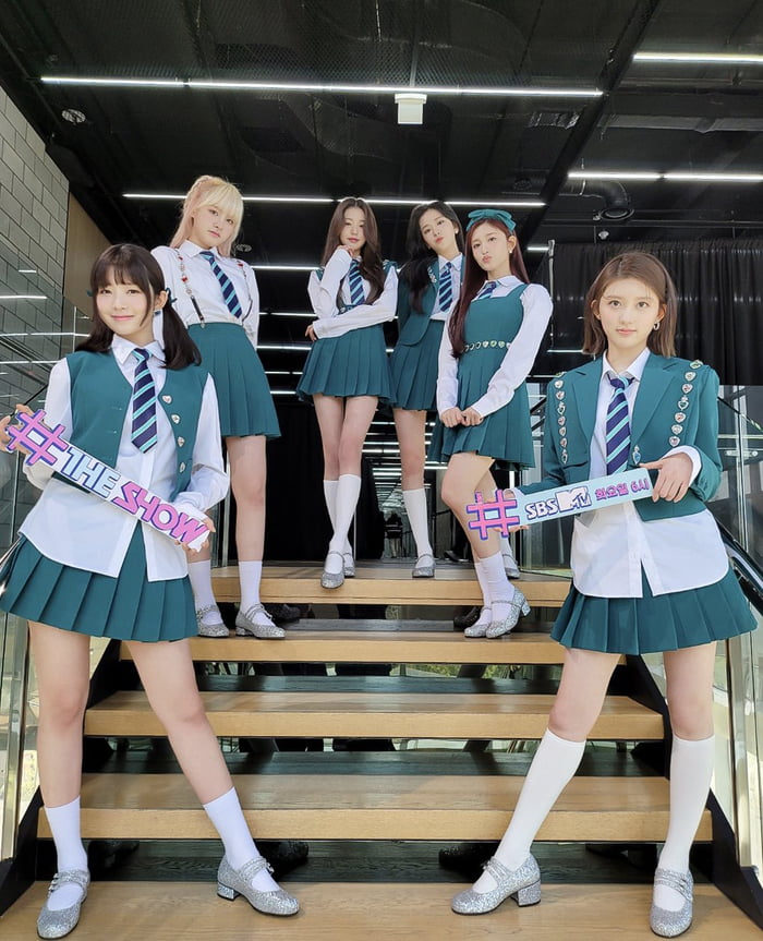 Photo : 220419 SBS MTV The Show Twitter Update with An Yujin and Jang Wonyoung (feat. IVE)