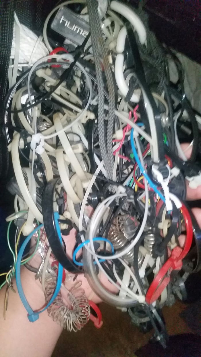Im so cheap i recycle zip ties... D 9GAG