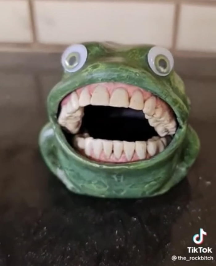 Frog with teeth - 9GAG