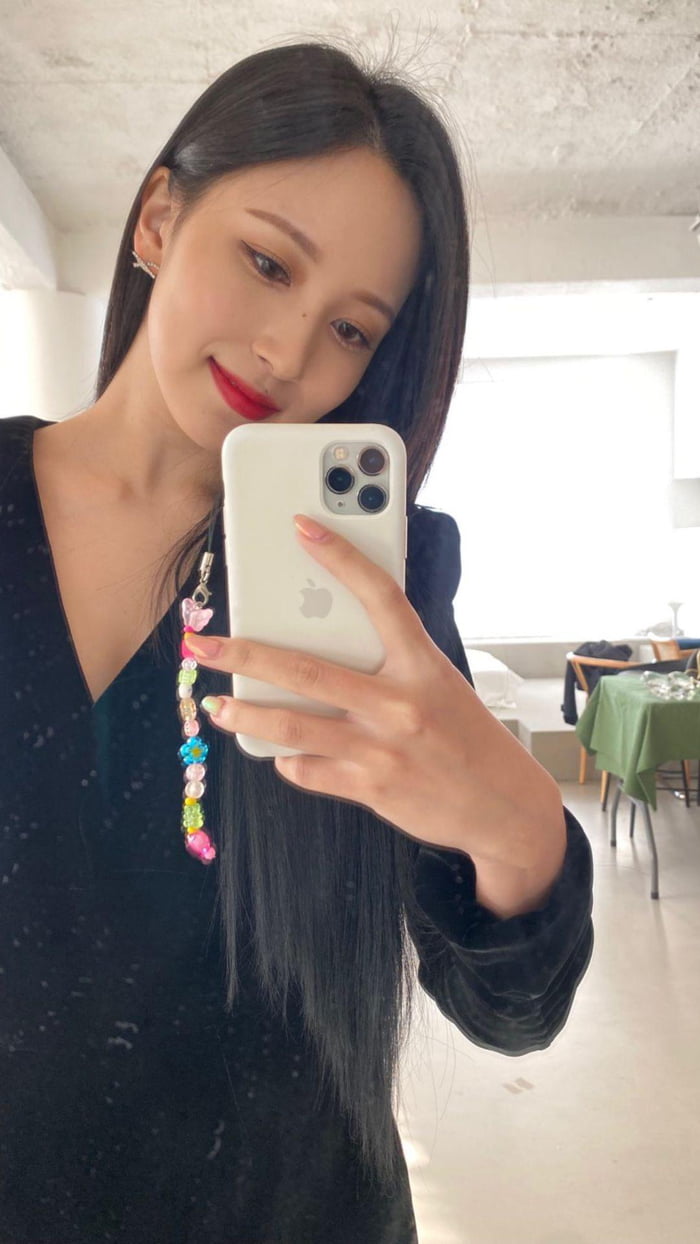 Photo : Mina Instagram Story Update - Pretty Mina