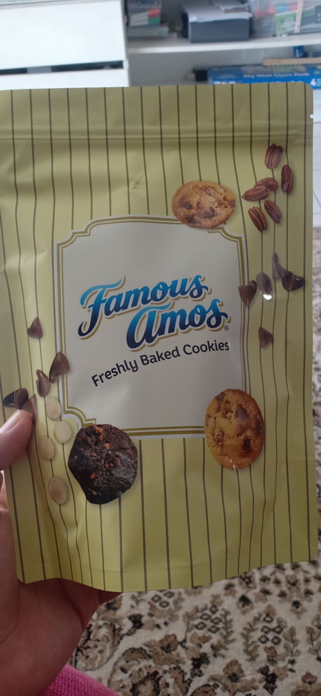 Awek Famous Amos Aeon Shah Alam Memng Cantik 9gag