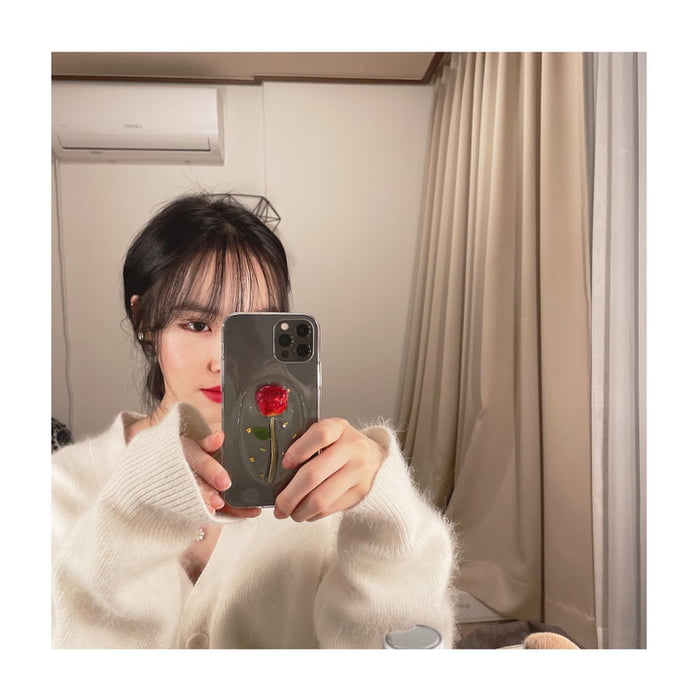 Photo : Yuju Instagram Update