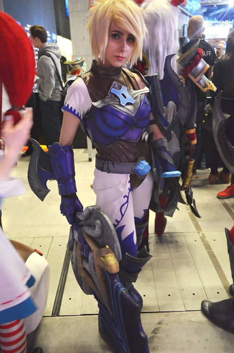 league of legends championship riven cosplay