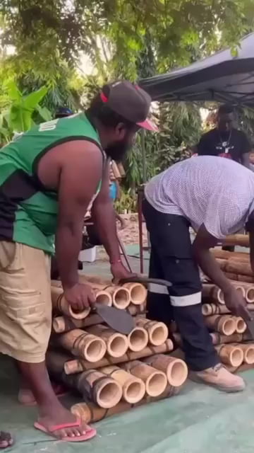 The chanclafone (Papua New Guinea)