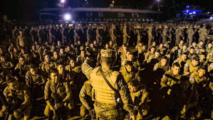 Around 10,000 troops have surrounded the city of Soyapango in El Salvador as part of a massive crackdown on gangs, President Nayib Bukele has announced he will hunt until the last member of #Maras gang