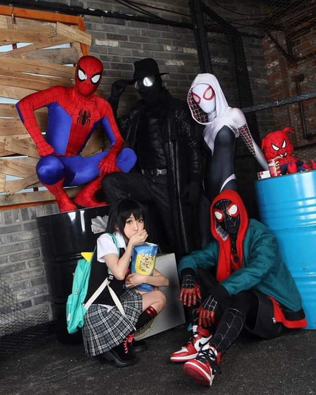A Really Cool Looking Spider Man Into The Spider Verse Cast Cosplay 9gag