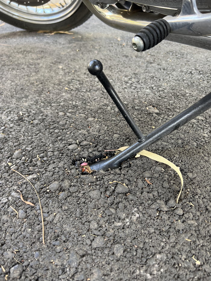 How hot is it in Arizona you ask? 9GAG