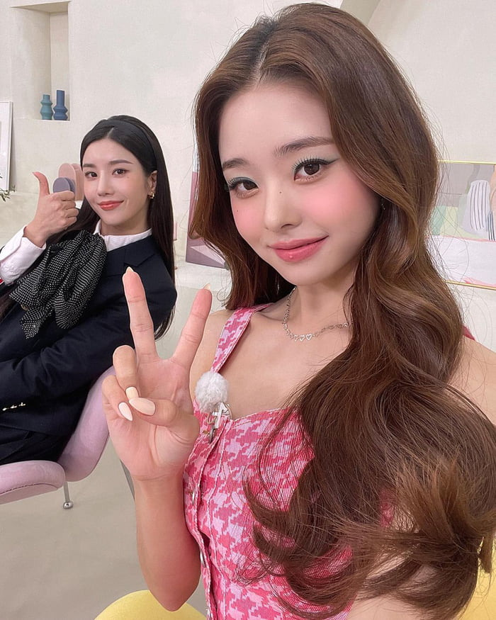 Photo : 210824 dear.zia Instagram Update with Kwon Eunbi
