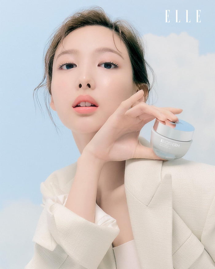 Photo : Biotherm instagram update w/ Nayeon