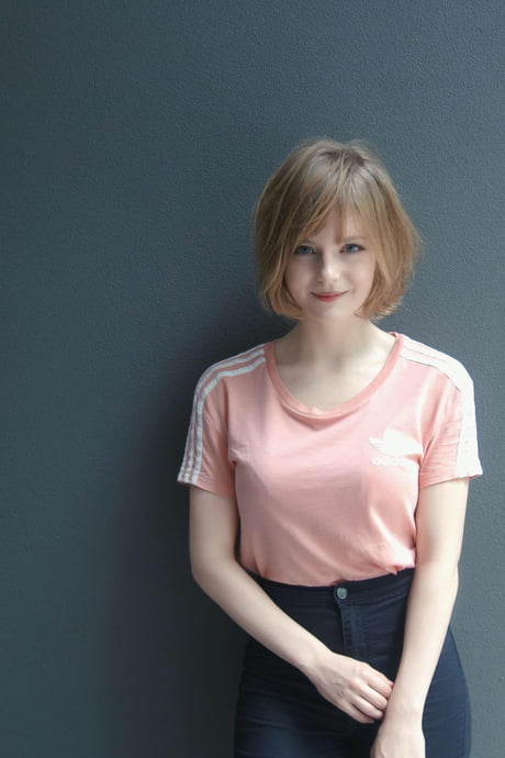 Ella Freya  Blonde hair girl, Short hair cuts, Short hair styles