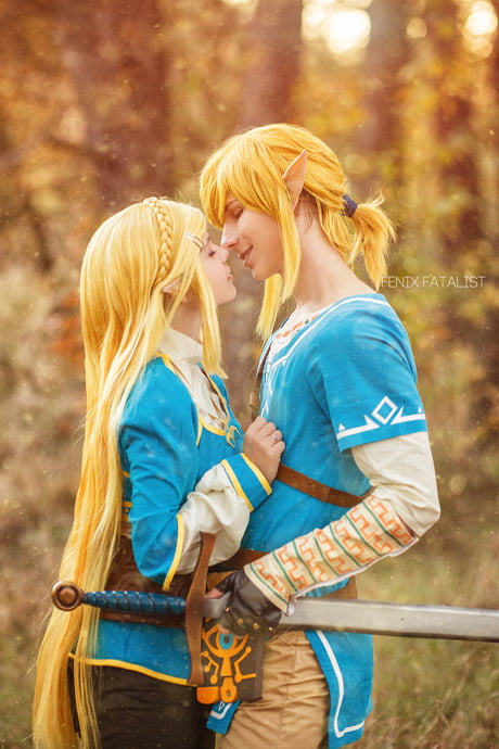 Link and Zelda cosplay by fenixfatalist 9GAG