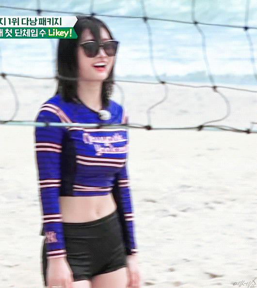 Photo : Momo abs and dabs