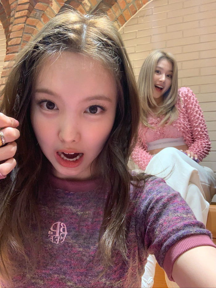 Photo : Sana x Nayeon