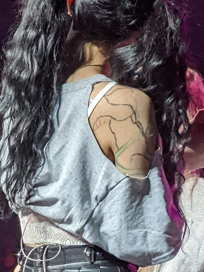 Photo : 220226 No rules , Chaeyoung shoulder tattoo