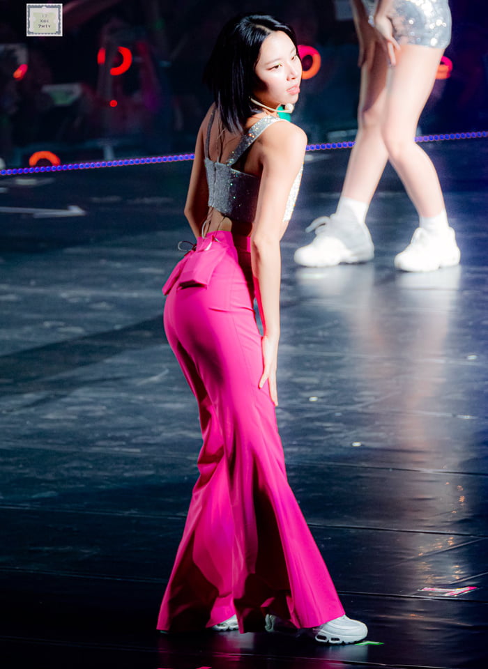 Photo : TWICE - Chaeyoung