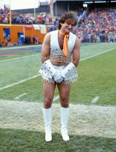 Robin Williams As A Cheerleader 1979 9gag