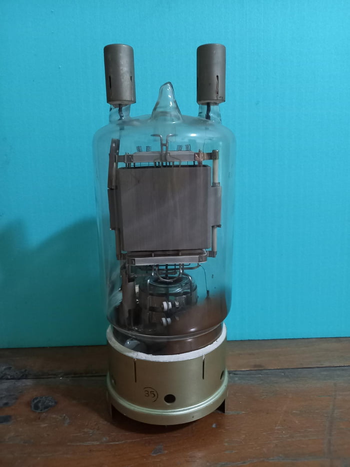 Does anyone like vacuum tubes ? Here's a GU 81 from military station