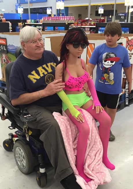 Guy brings his sex doll to Wal Mart 9GAG