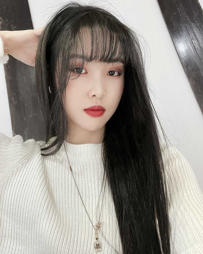 Photo : GFriend Instagram Update with Yuju (EBS Next Hero)
