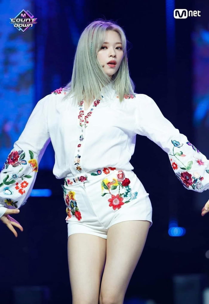 Photo : Jeongyeon - Twice