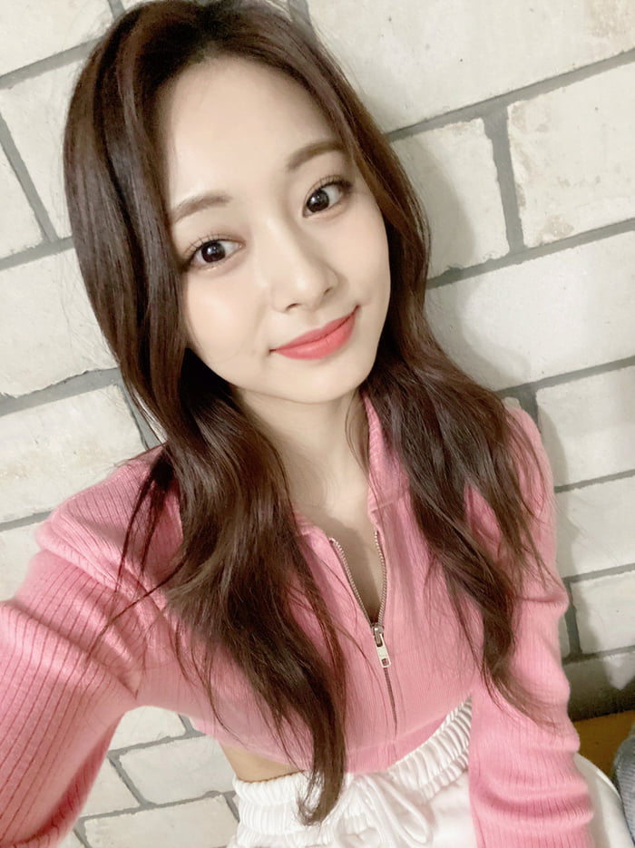Photo : Tzuyu bubble update 10102021