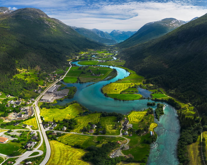 Glacial river through a valley in Norway - 9GAG