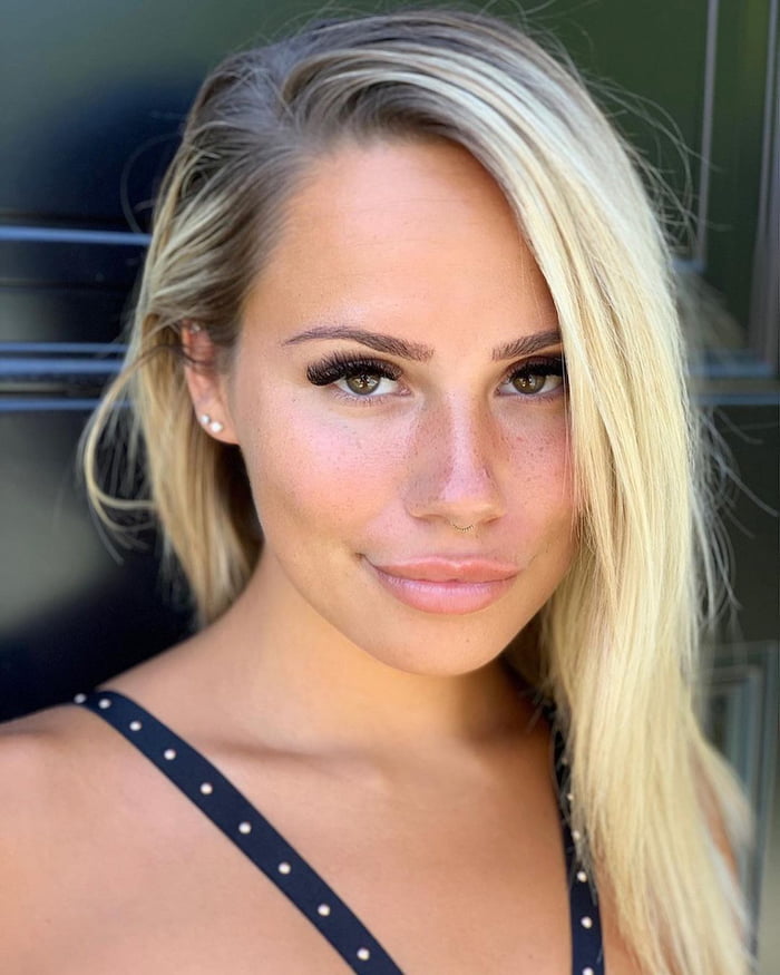 Emmanuelle (@emmanuelle.p.g) - 9GAG