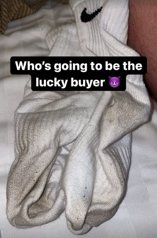 Man Makes 2000 A Month Selling His Used Socks Online 9GAG man-makes-2000-a-month-selling-his-used-socks-online-9gag