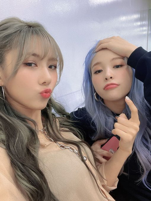 Photo : Yoohyeon and Gahyeon