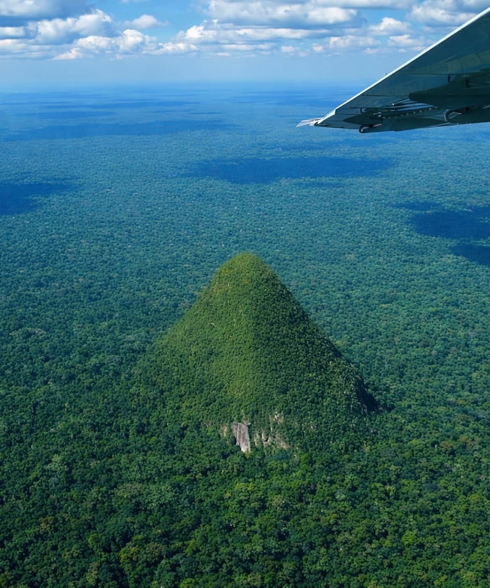 Cerro El Cono: a strange and mystical mountain deep in the Amazon