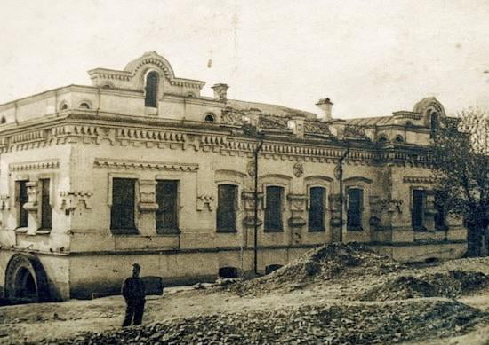 The Ipatiev House, where the Romanovs and their servants were killed in ...