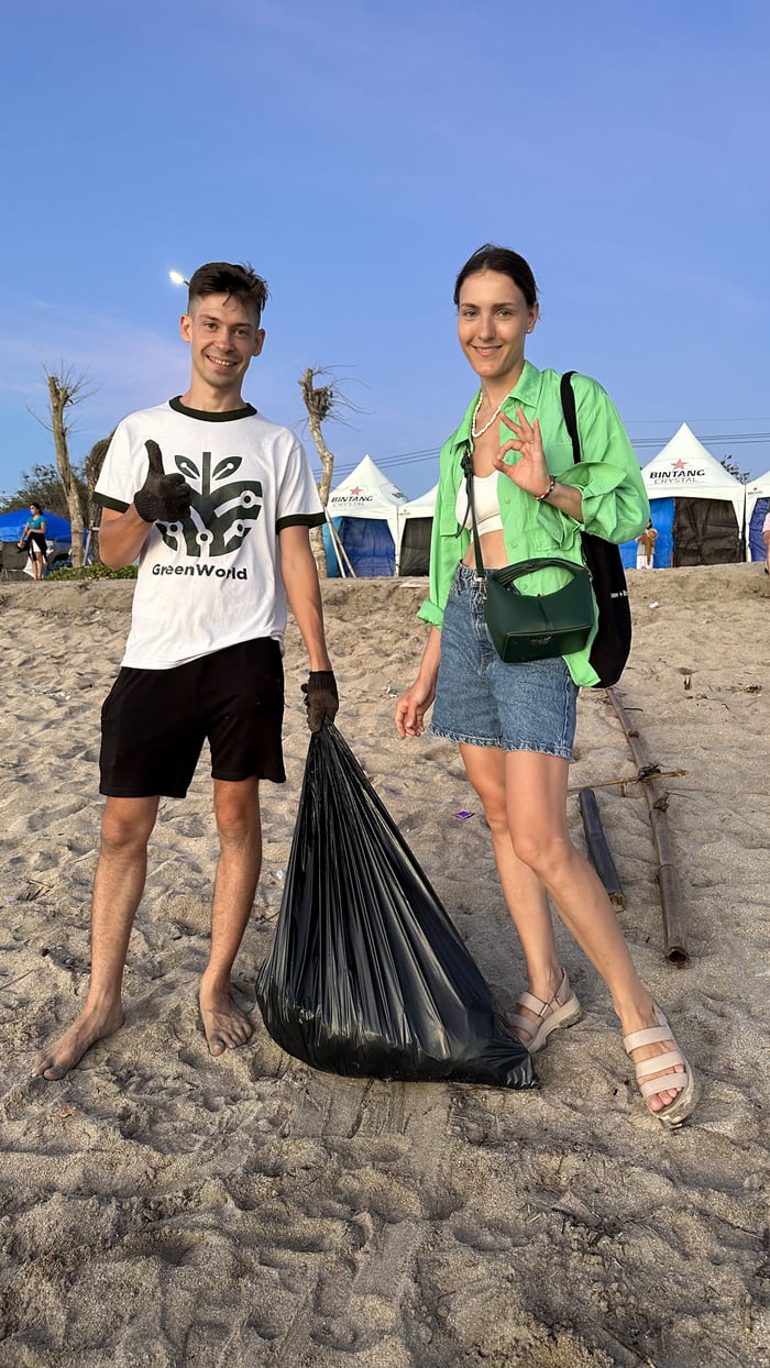 Today we picked up 20kg of garbage. Total is 2680kg.Since last time, we