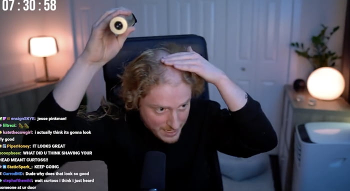 Streamer Notices Dent In His Head Due To Prolonged Headphone Use - 9GAG