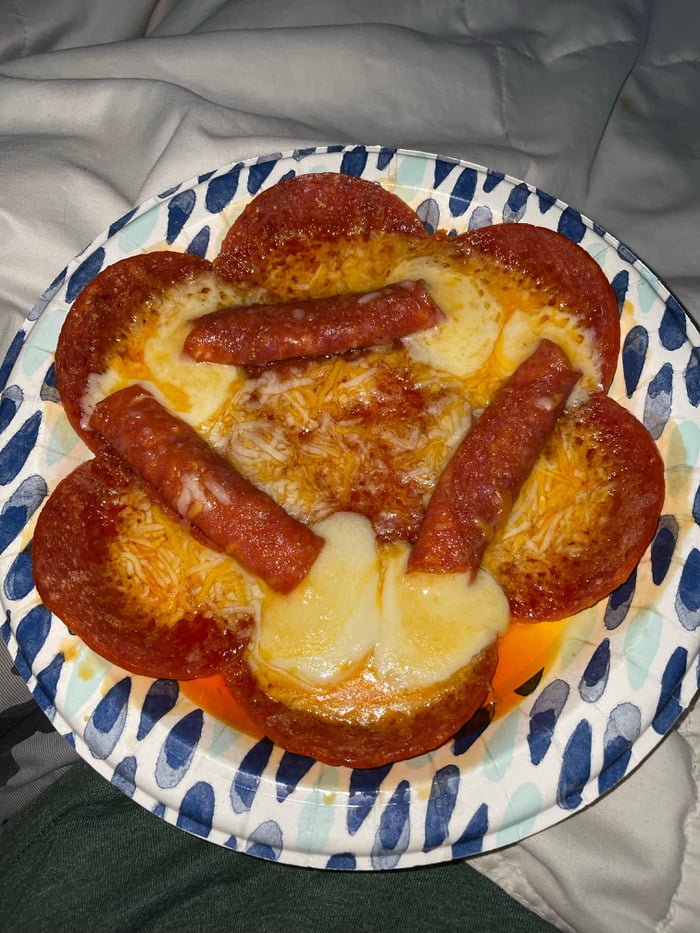 First post, cheese and pepperoni that’s been microwaved 9GAG
