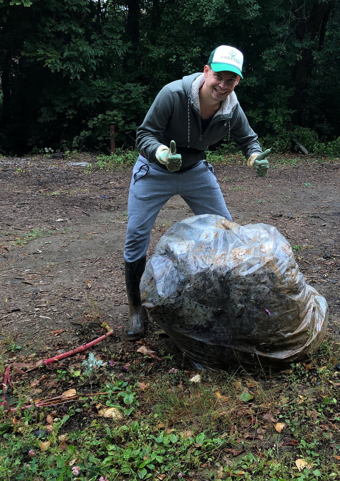 Today collected 30kg of garbage. Total is 1600kg. Your Cleaning Guy. 9GAG