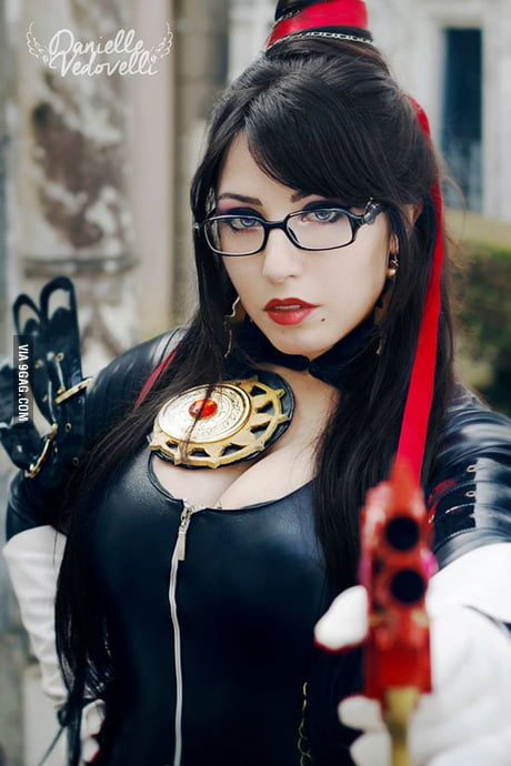 Bayonetta cosplay nsfw