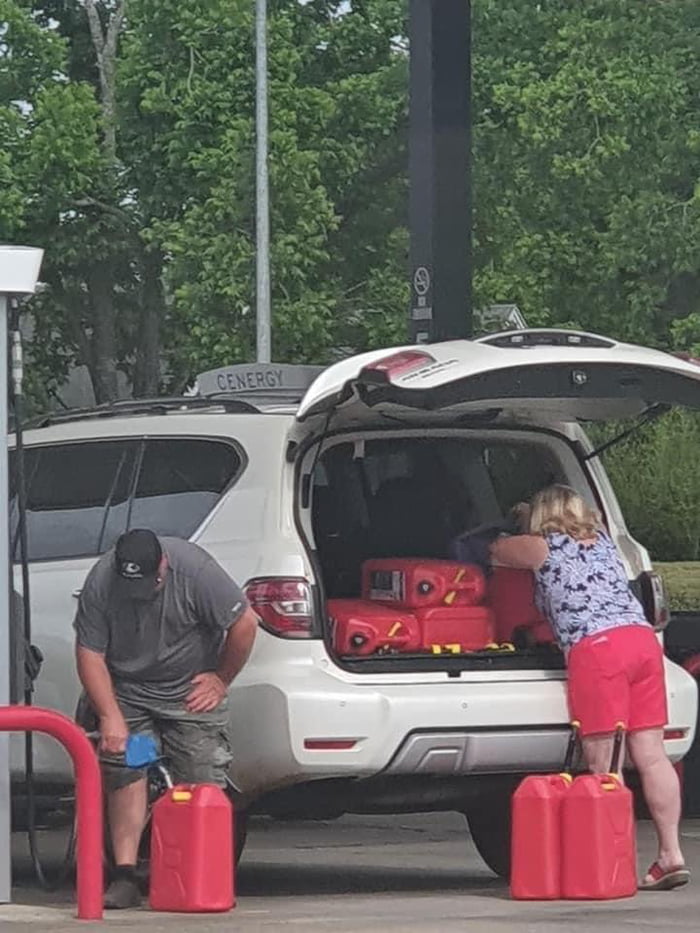 Couple in Alabama stocking up on gas after the news says it could hit $3 a gallon.