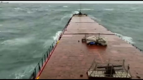 Moments before ship splitting