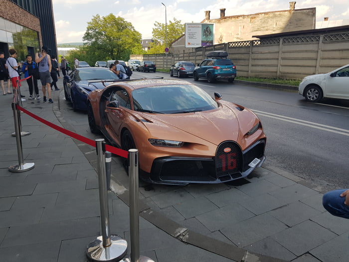 Andrew Tate Bugatti Chiron Pur Sport 9gag 5174