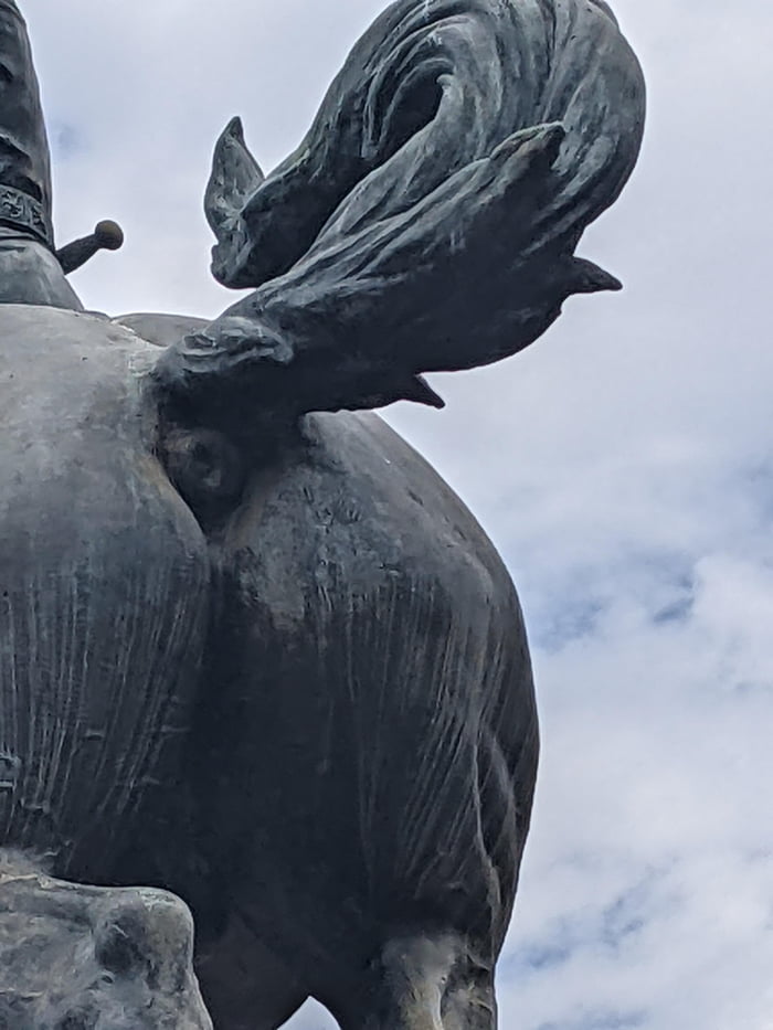 The Attention To Detail On This Horse Statue 9GAG