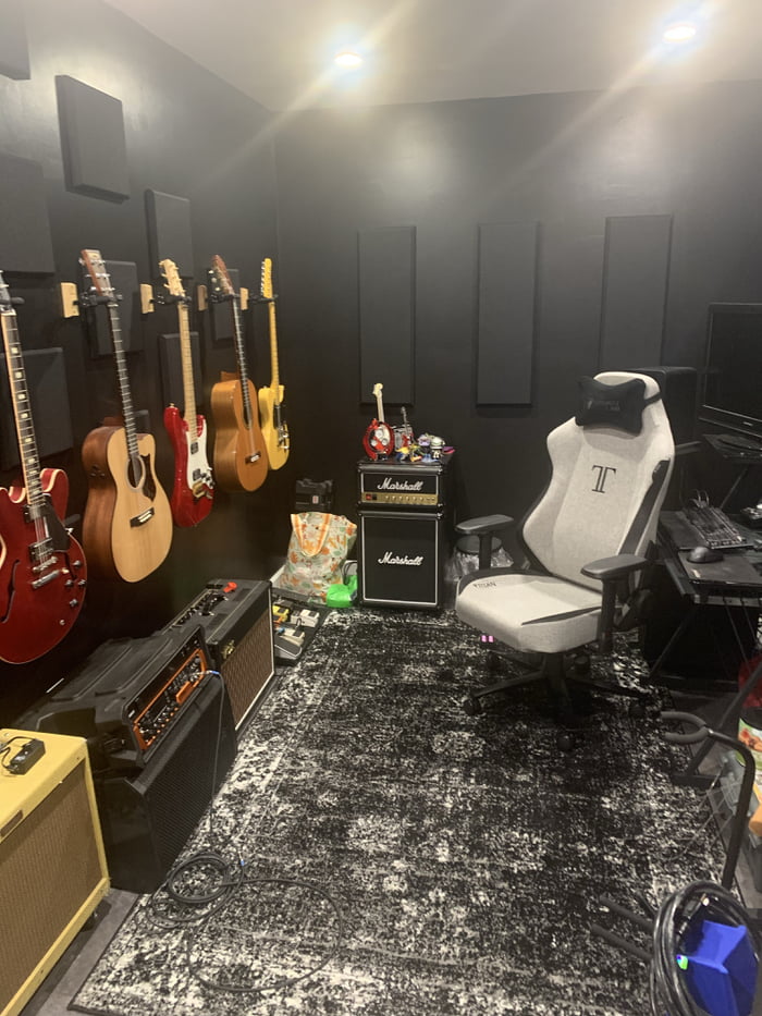 Finally got a project done, my own guitar studio/gaming room! 9GAG