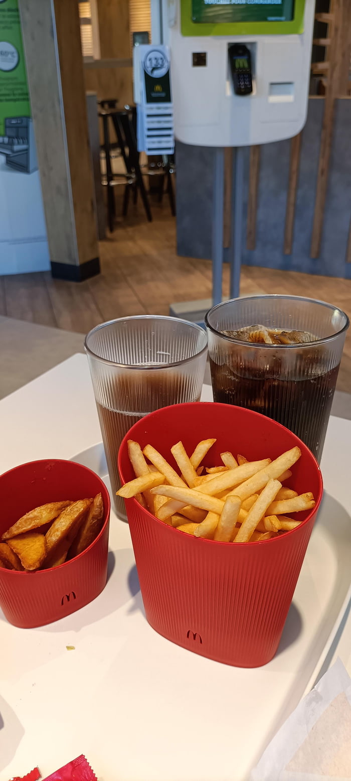 McDonald's France start to remove single use packaging, to replace them with washable ones